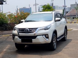 Toyota Fortuner 2.4 VRZ AT 2019 putih diesel km 44 rban cash kredit proses bisa dibantu 3