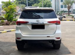 Toyota Fortuner 2.4 VRZ AT 2019 putih diesel km 44 rban cash kredit proses bisa dibantu 5