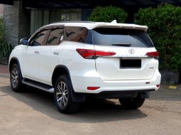 Toyota Fortuner 2.4 VRZ AT 2019 putih diesel km 44 rban cash kredit proses bisa dibantu 10