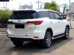 Toyota Fortuner 2.4 VRZ AT 2019 putih diesel km 44 rban cash kredit proses bisa dibantu 9