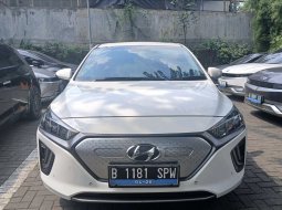 Jual cepat Hyundai Ioniq Signature 2021 Putih 7