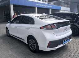 Jual cepat Hyundai Ioniq Signature 2021 Putih 5