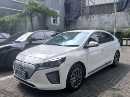 Jual cepat Hyundai Ioniq Signature 2021 Putih