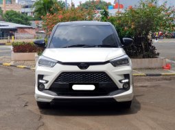 Toyota Raize 1.0T GR Sport CVT (Two Tone) 2023 putih km 6 ribuan cash kredit proses bisa dibantu