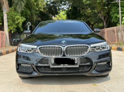 DIJUAL CEPAT 2020 BMW 530I M SPORT AT HITAM PROMO GEDE GEDEAN 2