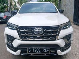 Jual mobil Toyota Fortuner GR SPORT 2.8 AT 2022 1