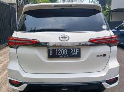 Jual mobil Toyota Fortuner GR SPORT 2.8 AT 2022 4