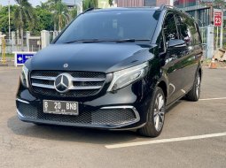 Mercedes-Benz V-Class V 260 Hitam 3