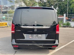 Mercedes-Benz V-Class V 260 Hitam 4