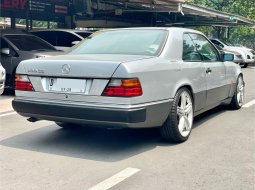 Mercedes-Benz 300CE C124 3.0 Automatic 1989 Coupe 4