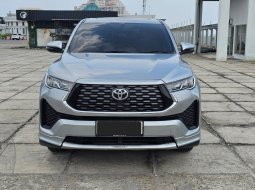 Toyota Kijang Innova Zenix v Hybrid modelista 2023 Silver