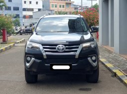 Toyota Fortuner 2.7 SRZ AT 2018 hitam km 3 ribuan antik