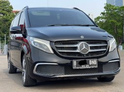 MERCEDES BENZ V260 AT 2019 HITAM BANTING HARGA, LOW KM TERAWAT