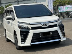 TOYOTA VOXY 2.0 AT PUTIH 2019 BANTING HARGA KHUSUS AKHIR TAHUN, UNIT SIAP PAKAI