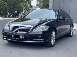 LOW KM 2011 MERCEDES BENZ S300 AT HITAM DISKON KREDIT 3