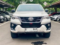 Toyota Fortuner 2.4 VRZ AT 2019 SUV