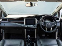 Toyota Innova Venturer 2.0 AT 2019 Silver - Pajak Aman - Dokumen Lengkap 2