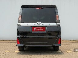 Toyota Voxy 2.0 A/T 2019 Hitam 10