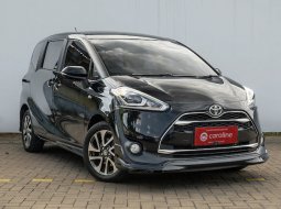 Toyota Sienta Q CVT 2018 Hitam 1