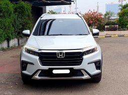 Honda BR-V Prestige CVT with Honda Sensing 2022 putih cash kredit proses bisa dibantu