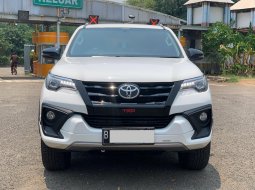 Toyota Fortuner 2.4 TRD AT 2019