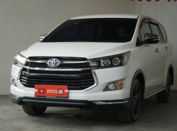 Toyota Innova Venturer Bensin 2.0 A/T 2017 3