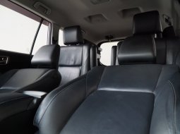 Toyota Innova Venturer Bensin 2.0 A/T 2017 12