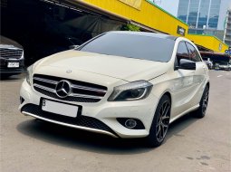 Mercedes-Benz A-Class A 200 2013 Putih 2