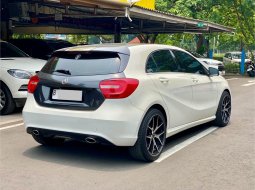 Mercedes-Benz A-Class A 200 2013 Putih 4