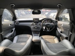 Mercedes-Benz A-Class A 200 2013 Putih 7