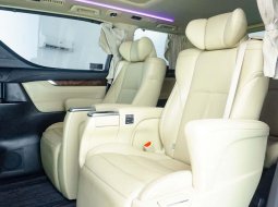 Toyota Alphard 2.5 G A/T 2019 10