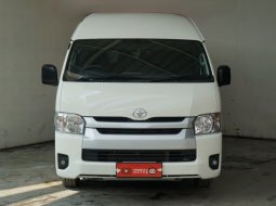 Toyota Hi Ace Commuter 3.0 Diesel M/T 2024 LIKE NEW