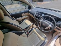 Nissan Grand Livina XV 2014 Silver 5