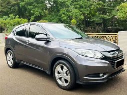 Honda HR-V E 2016 A/T Km 60rb Plat B GANJIL Pjk AGUST 2025 Body Mulus Interior Orsinil KREDIT DP Nol