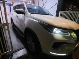 Toyota Fortuner 2.4 VRZ AT 2021 Putih