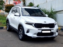 Kia Sonet Premiere 2021 putih 5 seater sunroof audiobose km 33 ribuan cash kredit proses bisa dbantu