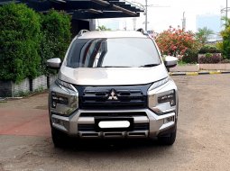 Mitsubishi Xpander Cross AT 2022 silver km 37 ribuan cash kredit bisa dibantu