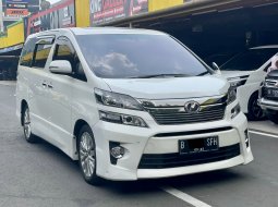 Toyota Vellfire ZG Putih