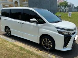 2018 Toyota Voxy 2.0 A/T Grade ARecord ATPM Km 39rb Body Interior Luar Dlm Orsinil KREDIT DP 68jt