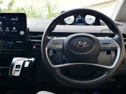 Hyundai Staria Signature 9 2022 diesel hitam km 28 ribuan dp 100 jt saja cash kredit proses bisa 6