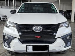 Toyota Fortuner 2.4 TRD A/T ( Matic ) 2017 Putih Km 41rban Mulus Siap Pakai Good Condition