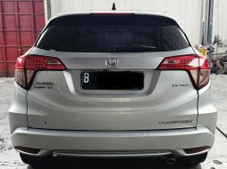 Honda HRV Prestige A/T ( Matic Sunroof ) 2017 Silver Km 91rban Siap Pakai Good Condition 5