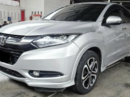 Honda HRV Prestige A/T ( Matic Sunroof ) 2017 Silver Km 91rban Siap Pakai Good Condition 3