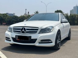 MERCY C300 AVANTGARD AT 2013 PUTIH DIJUAL CEPAT TERMURAH