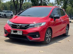 HONDA JAZZ RS 2018 AT MERAH SIAP PAKAI BANTING HARGA