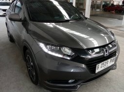 Honda HR-V 1.8L Prestige AT Abu-abu