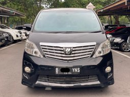 ALPHARD X AT HITAM 2009