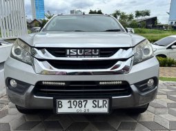 Isuzu MUX Matic Tahun 2015 Kondisi Mulus Terawat Istimewa Seperti Baru