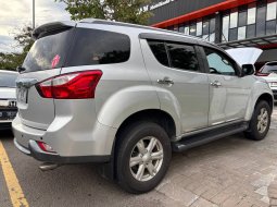 Isuzu MUX Matic Tahun 2015 Kondisi Mulus Terawat Istimewa Seperti Baru 9