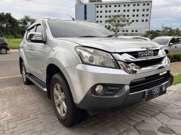 Isuzu MUX Matic Tahun 2015 Kondisi Mulus Terawat Istimewa Seperti Baru 2